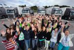 Volvo Trucks w Szwecji organizuje imprezy promocyjne adresowane wyłącznie do kobiet. Jedno z takich spotkań odbyło się we wrześniu ubiegłego roku - cały dzień poświęcony kobietom. Ponad 100 kobiet zostało zaproszonych do Volvo w Geteborgu, gdzie miały okazję spróbować jazdy samochodem ciężarowym.
